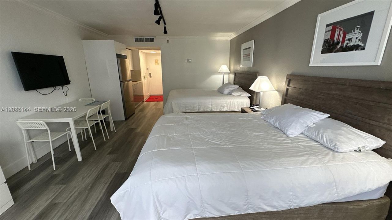 For Sale: $119,900 (0 beds, 1 baths, 410 Square Feet)