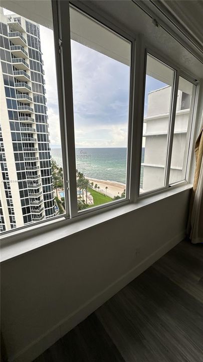 For Sale: $119,900 (0 beds, 1 baths, 410 Square Feet)