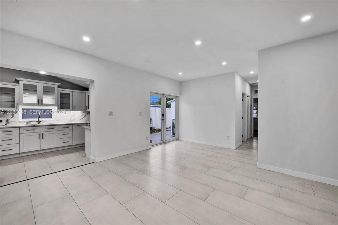 Natural light throughout
