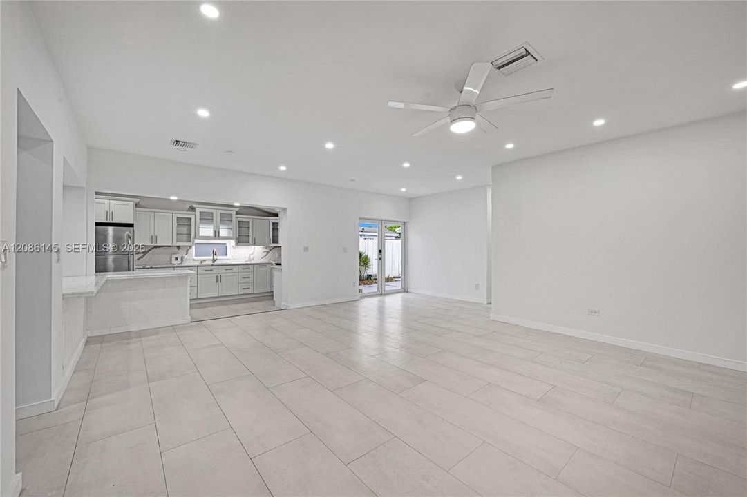 Natural light throughout