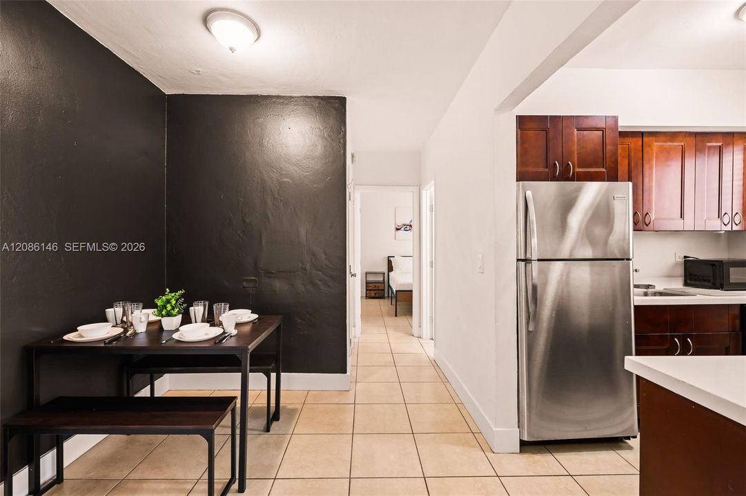 For Rent: $1,950 (1 beds, 1 baths, 10880 Square Feet)