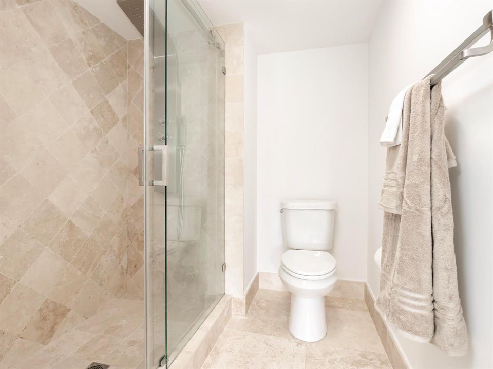 27. 1651 SW 127th Ave Interior