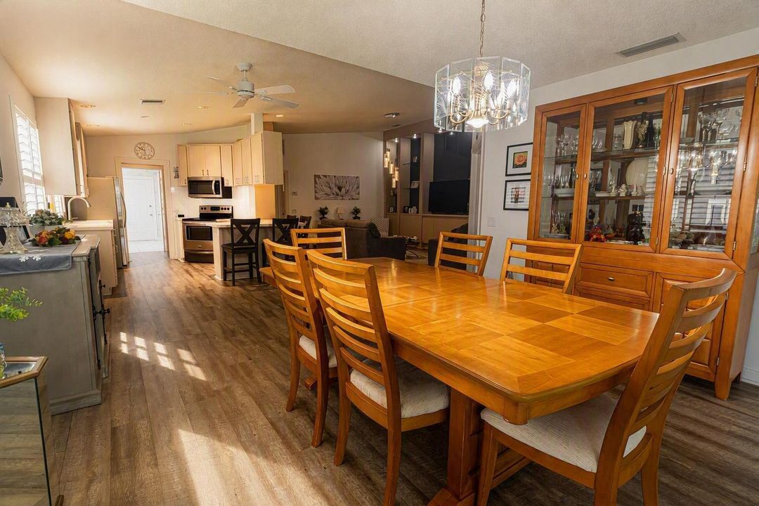 Extended view dinning