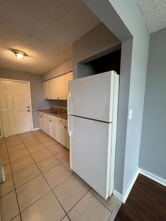 For Rent: $1,675 (2 beds, 1 baths, 900 Square Feet)