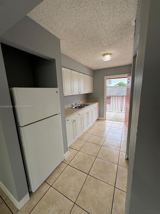 For Rent: $1,675 (2 beds, 1 baths, 900 Square Feet)