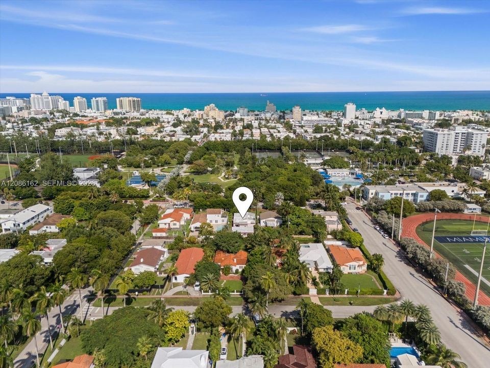 На продажу: $1,650,000 (3 спален, 3 ванн, 2385 Квадратных фут)