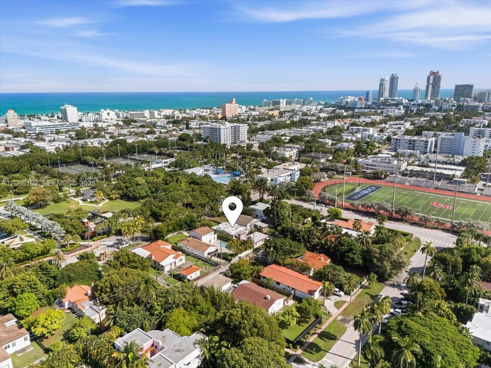 На продажу: $1,650,000 (3 спален, 3 ванн, 2385 Квадратных фут)