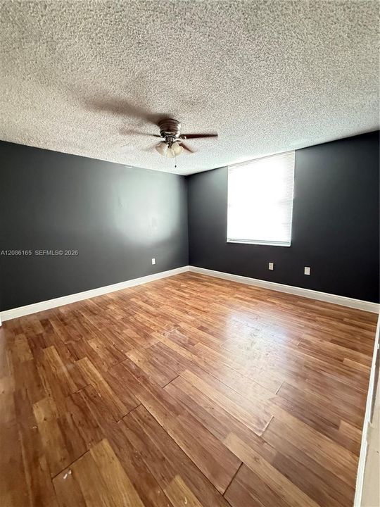 For Sale: $150,000 (3 beds, 2 baths, 1249 Square Feet)