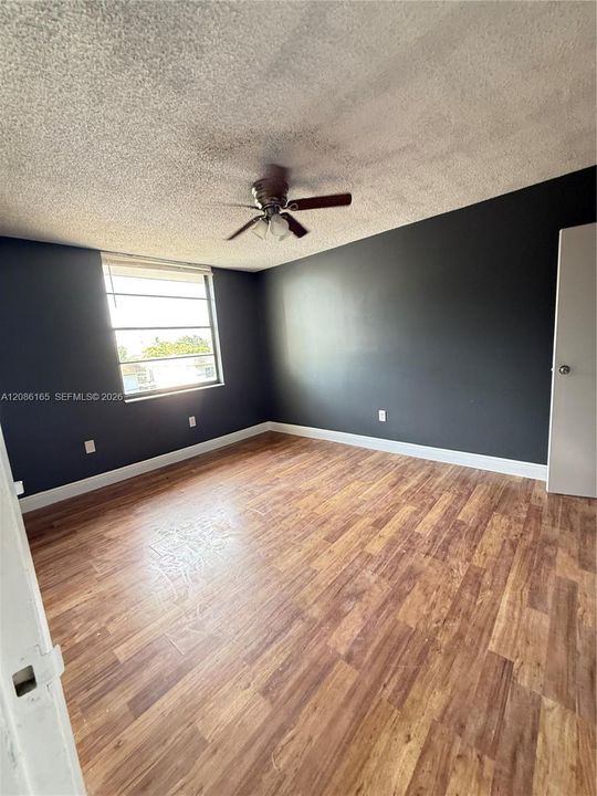 For Sale: $150,000 (3 beds, 2 baths, 1249 Square Feet)