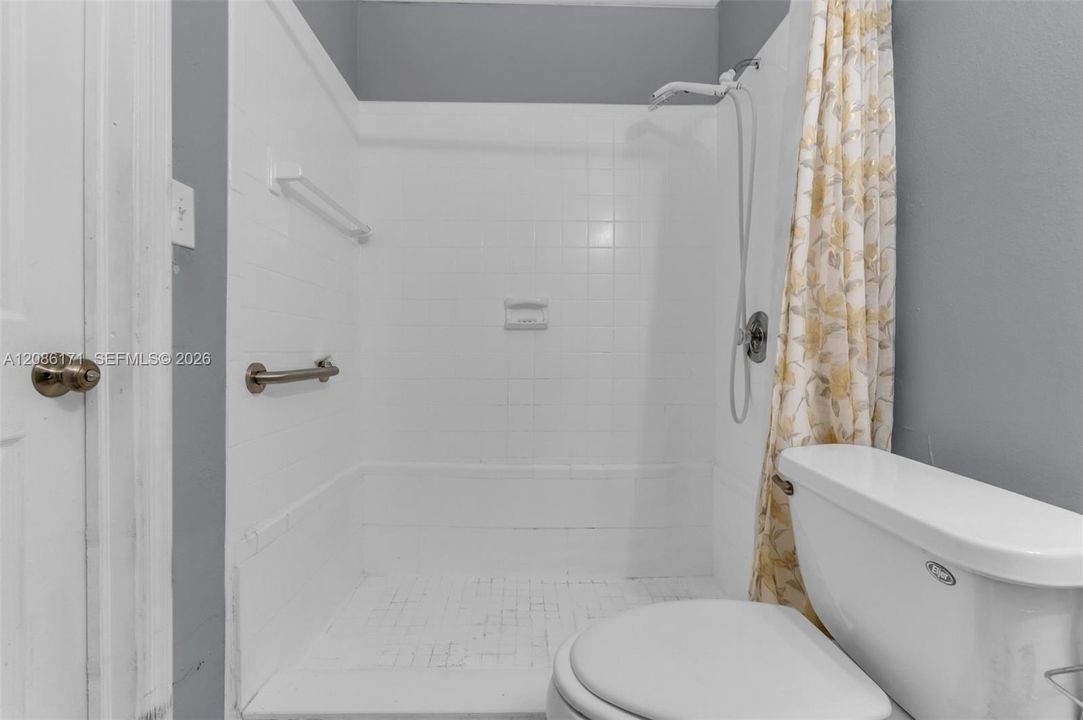 В аренду: $2,900 (4 спален, 2 ванн, 1364 Квадратных фут)