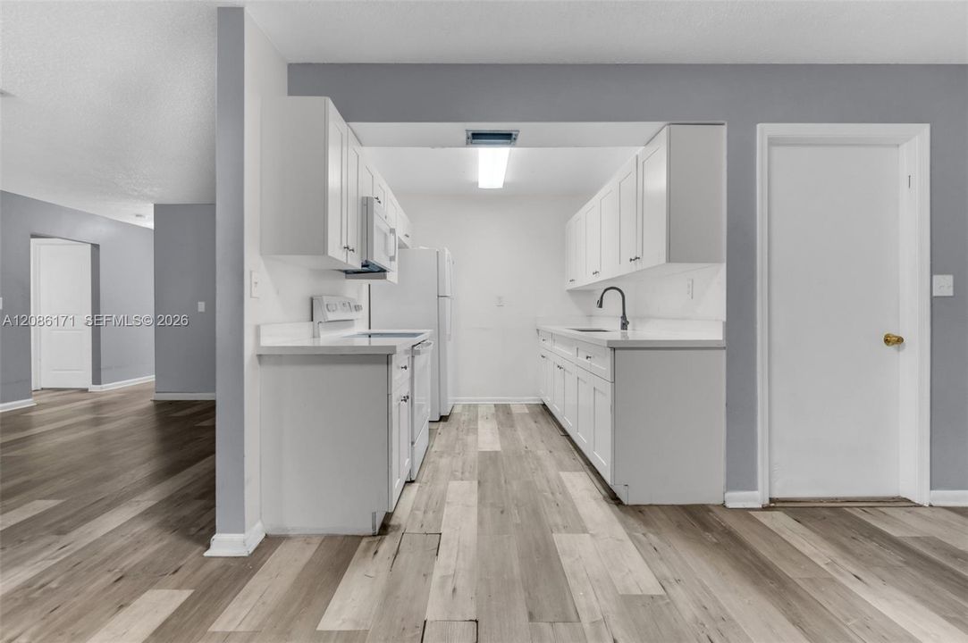 В аренду: $2,900 (4 спален, 2 ванн, 1364 Квадратных фут)