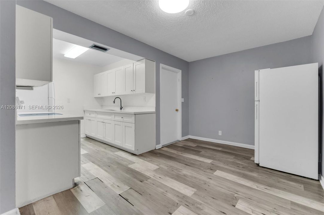 В аренду: $2,900 (4 спален, 2 ванн, 1364 Квадратных фут)