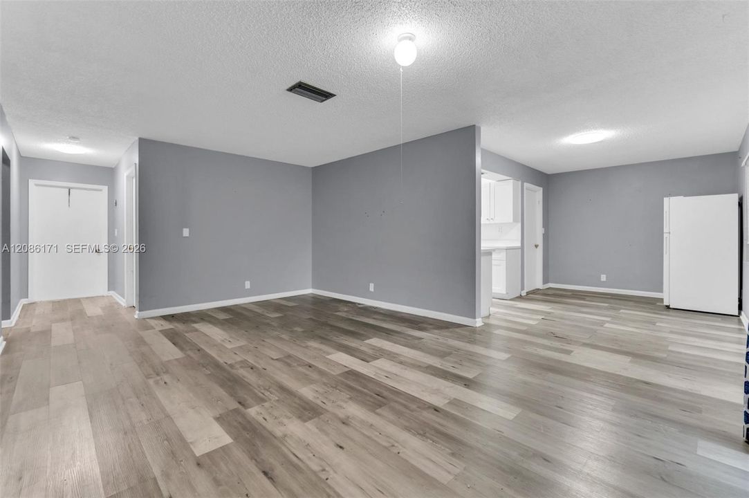 В аренду: $2,900 (4 спален, 2 ванн, 1364 Квадратных фут)