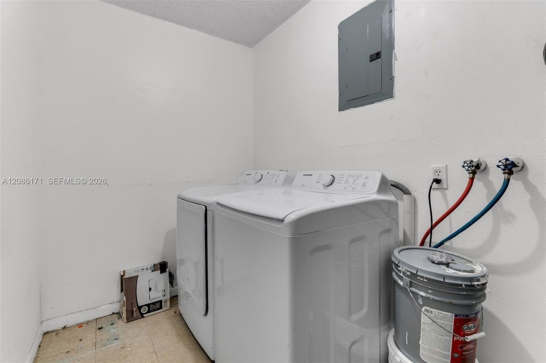 В аренду: $2,900 (4 спален, 2 ванн, 1364 Квадратных фут)