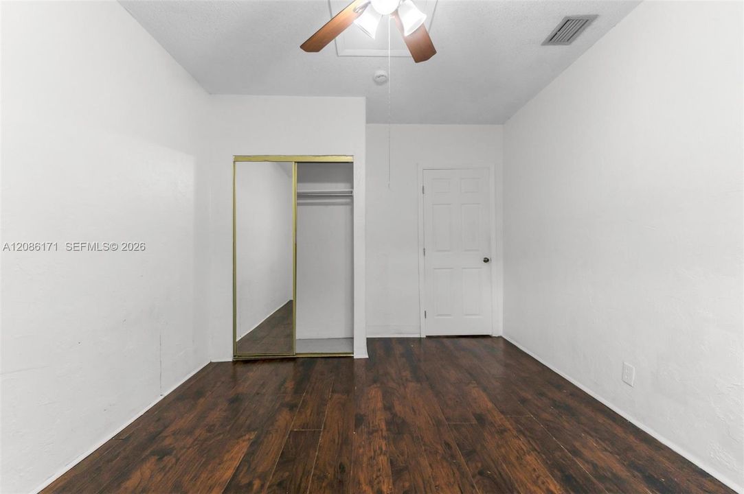 В аренду: $2,900 (4 спален, 2 ванн, 1364 Квадратных фут)