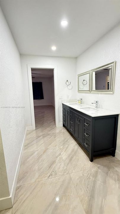 В аренду: $2,600 (2 спален, 1 ванн, 1514 Квадратных фут)