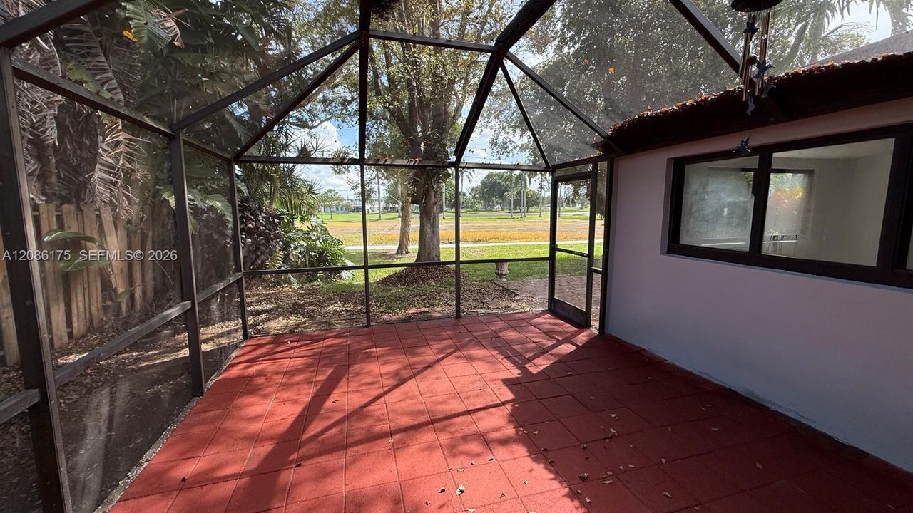 Activo con contrato: $2,600 (2 camas, 1 baños, 1514 Pies cuadrados)