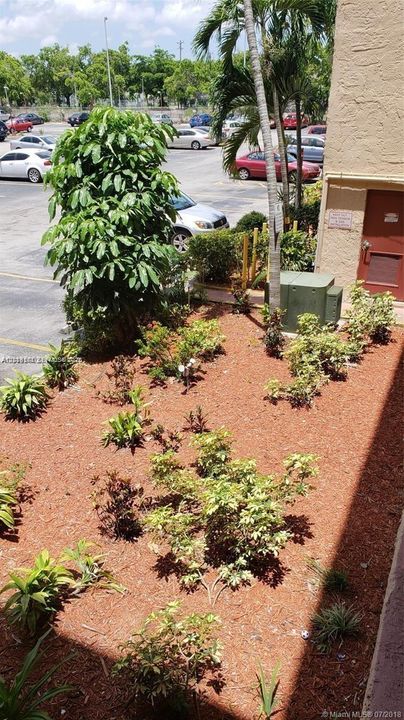 For Rent: $2,600 (3 beds, 2 baths, 1016 Square Feet)