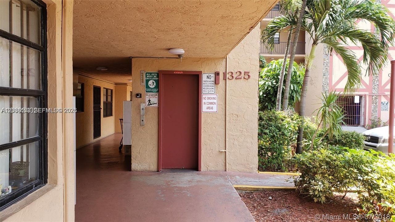 For Rent: $2,600 (3 beds, 2 baths, 1016 Square Feet)