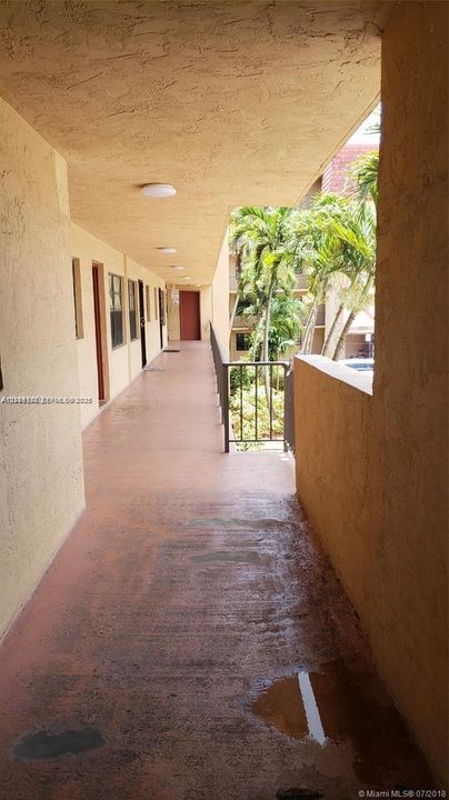 For Rent: $2,600 (3 beds, 2 baths, 1016 Square Feet)