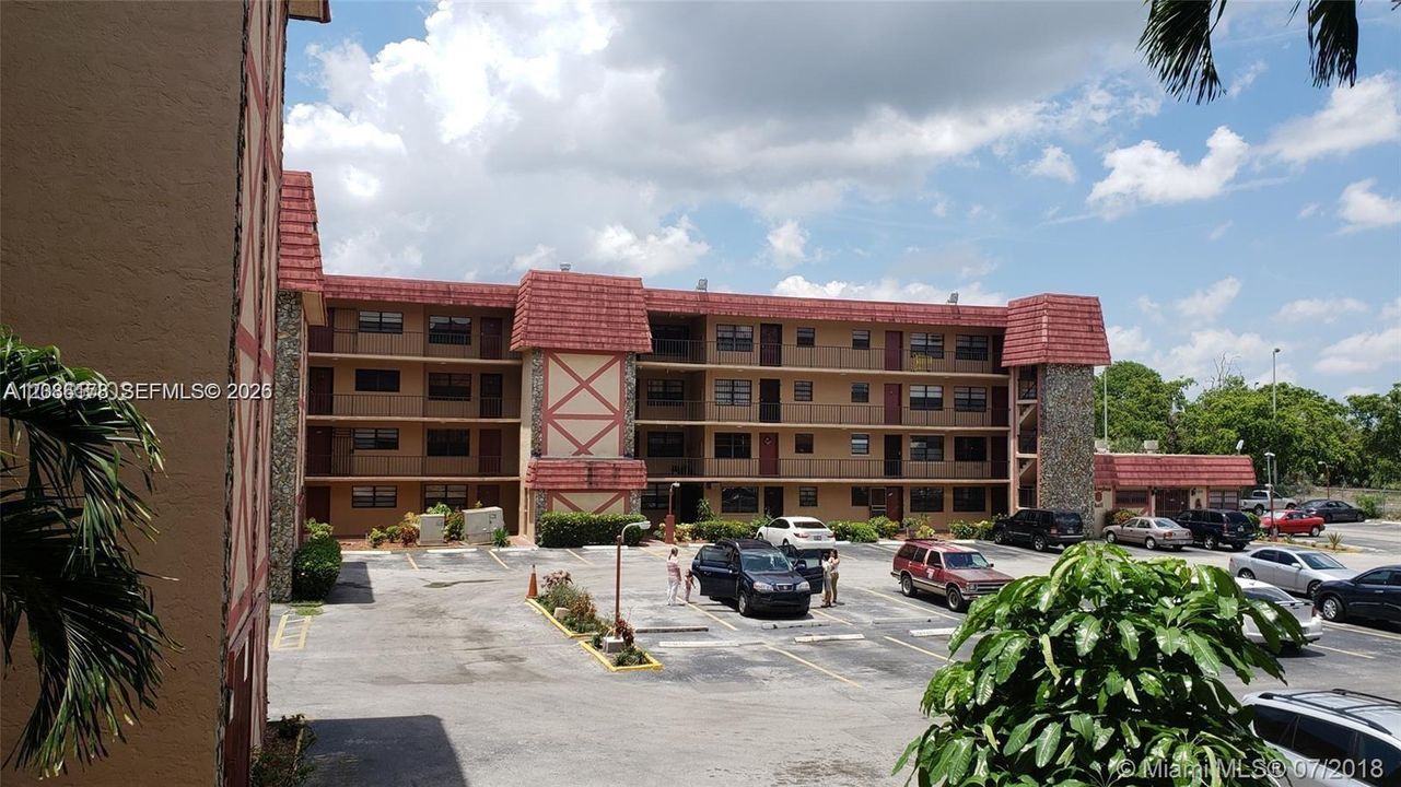 For Rent: $2,600 (3 beds, 2 baths, 1016 Square Feet)