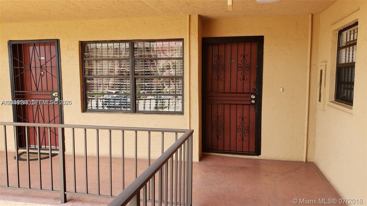 For Rent: $2,600 (3 beds, 2 baths, 1016 Square Feet)