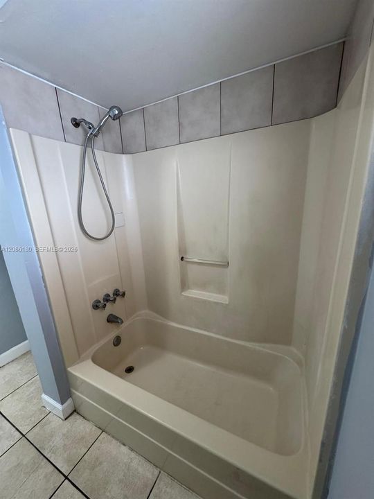 В аренду: $1,675 (2 спален, 1 ванн, 900 Квадратных фут)