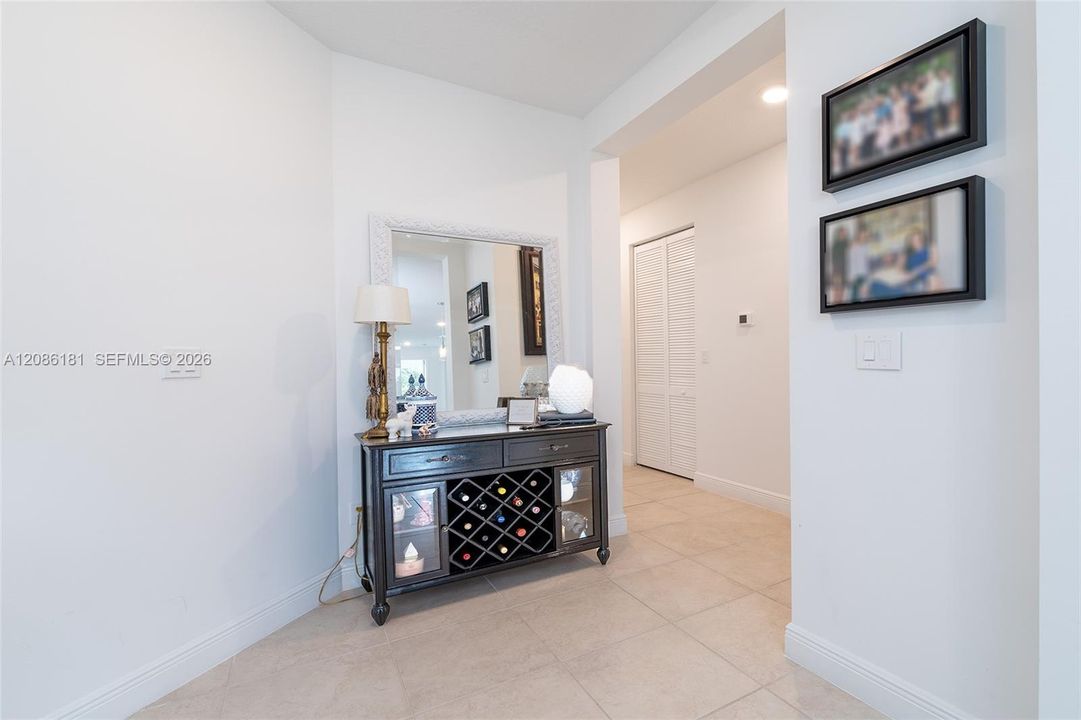 В аренду: $4,900 (3 спален, 3 ванн, 2179 Квадратных фут)