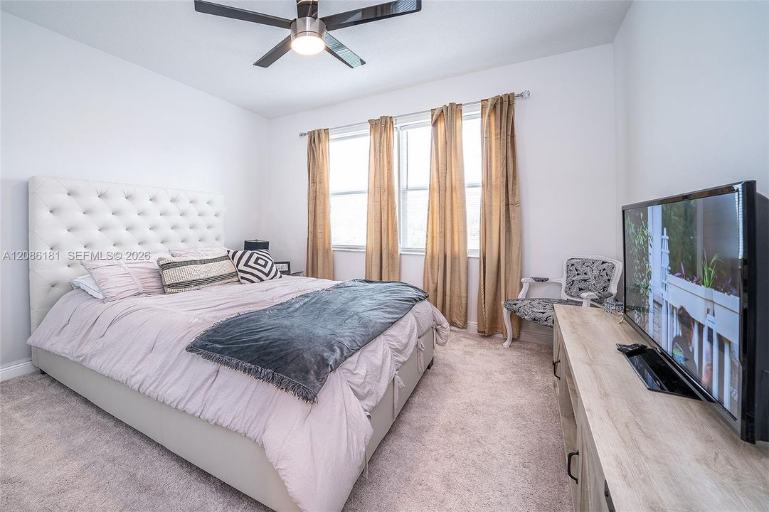 В аренду: $4,900 (3 спален, 3 ванн, 2179 Квадратных фут)