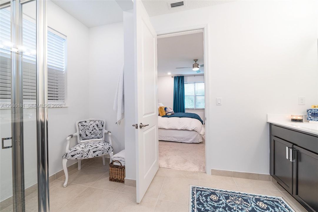 В аренду: $4,900 (3 спален, 3 ванн, 2179 Квадратных фут)