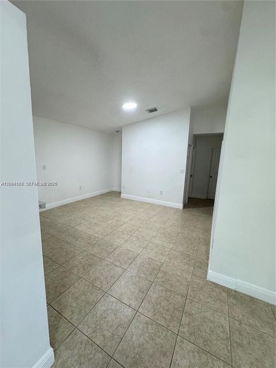 For Rent: $2,400 (3 beds, 1 baths, 1357 Square Feet)