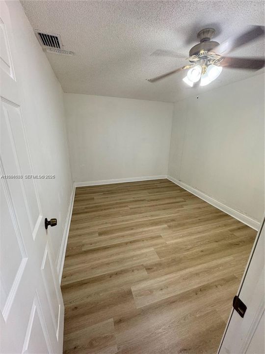 For Rent: $2,400 (3 beds, 1 baths, 1357 Square Feet)