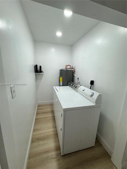 For Rent: $2,400 (3 beds, 1 baths, 1357 Square Feet)