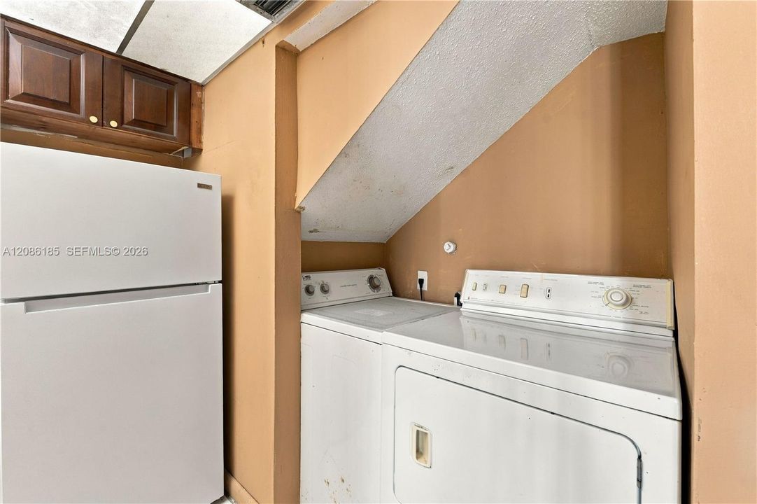 For Rent: $1,750 (2 beds, 1 baths, 1020 Square Feet)