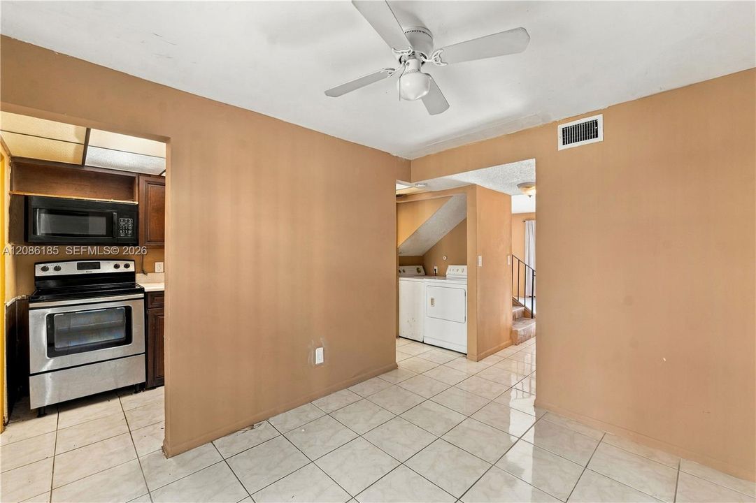 For Rent: $1,750 (2 beds, 1 baths, 1020 Square Feet)