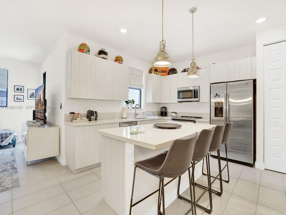 В аренду: $4,900 (3 спален, 2 ванн, 1553 Квадратных фут)