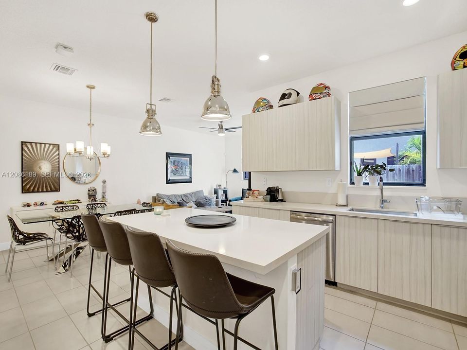 В аренду: $4,900 (3 спален, 2 ванн, 1553 Квадратных фут)