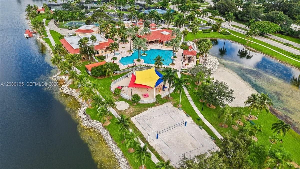 Sunset Lakes Amenities