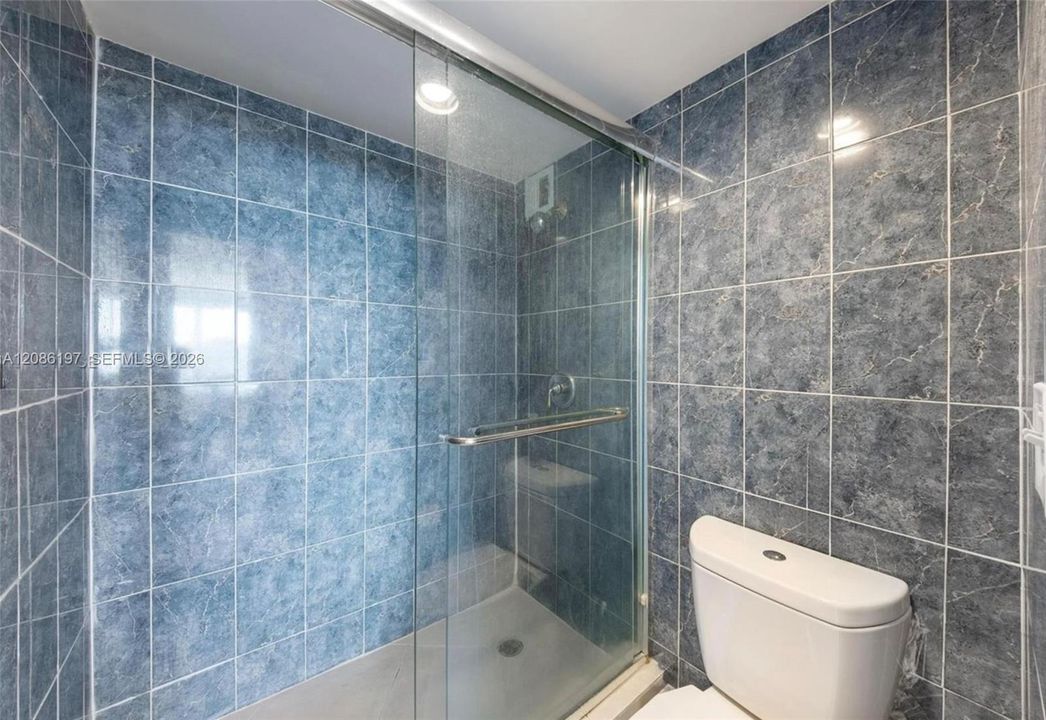 На продажу: $259,000 (2 спален, 2 ванн, 1358 Квадратных фут)