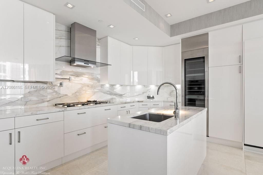 For Rent: $45,000 (4 beds, 6 baths, 4609 Square Feet)