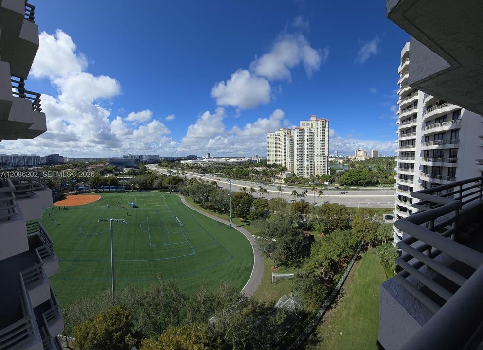 For Sale: $327,000 (2 beds, 2 baths, 1134 Square Feet)