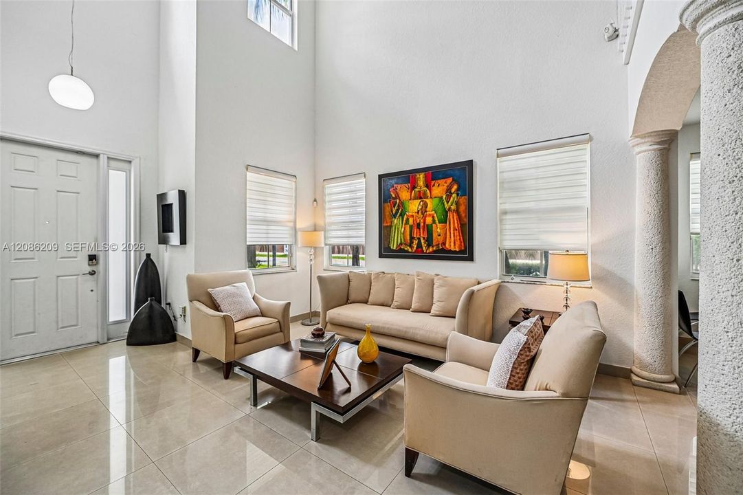 En Venta: $799,000 (4 camas, 3 baños, 2378 Pies cuadrados)