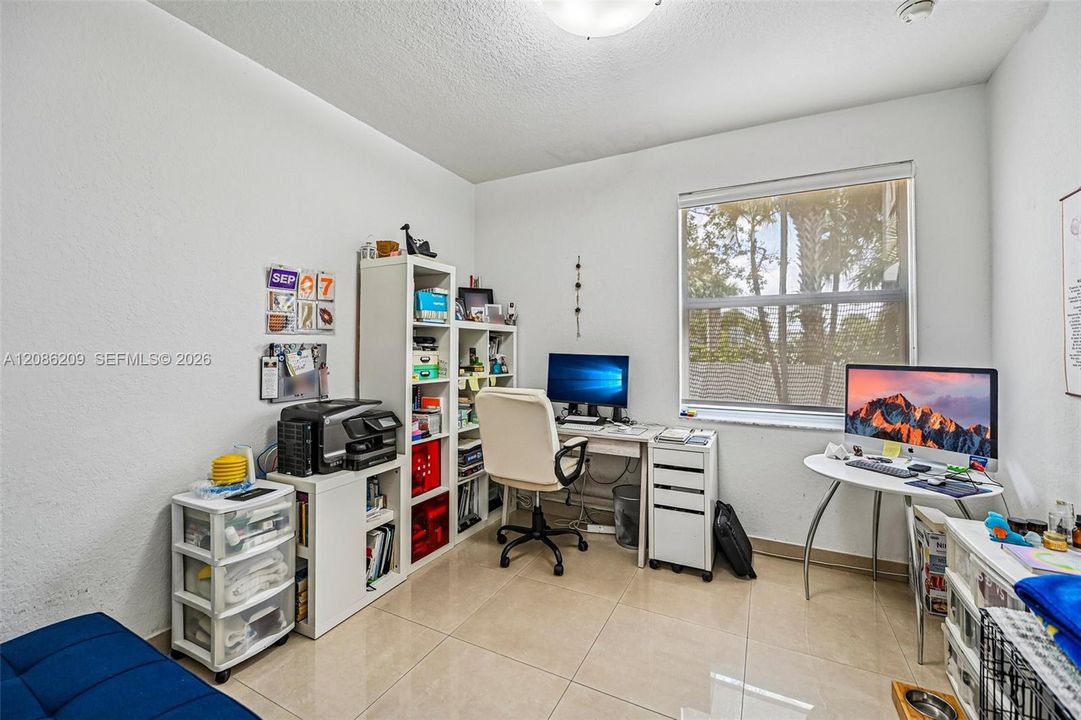 En Venta: $799,000 (4 camas, 3 baños, 2378 Pies cuadrados)