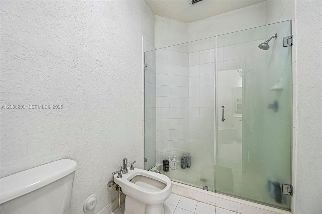 En Venta: $799,000 (4 camas, 3 baños, 2378 Pies cuadrados)