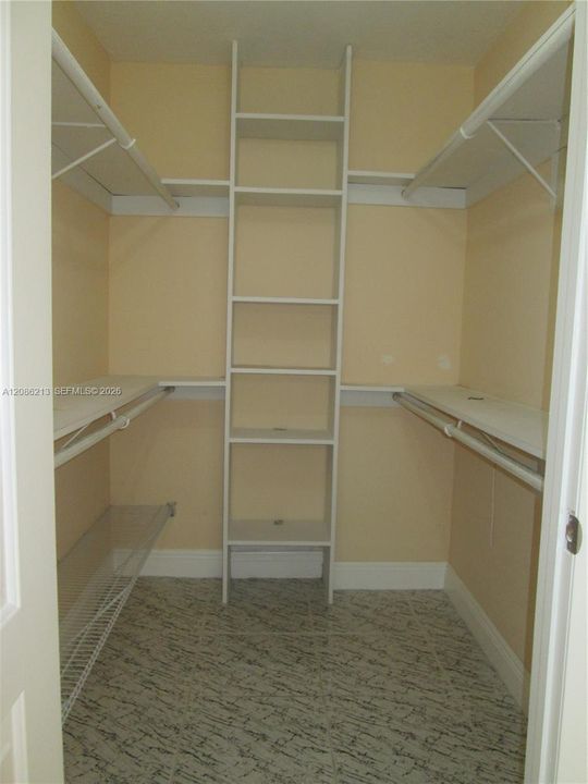 В аренду: $3,100 (2 спален, 2 ванн, 1840 Квадратных фут)