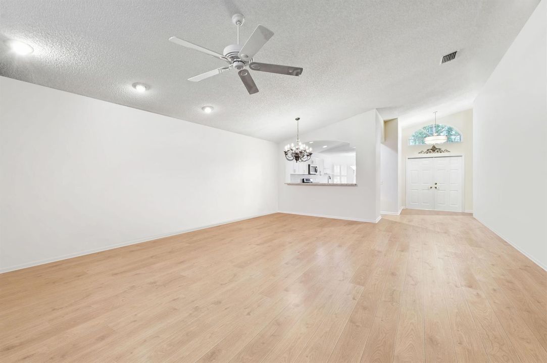 28 Living room 04