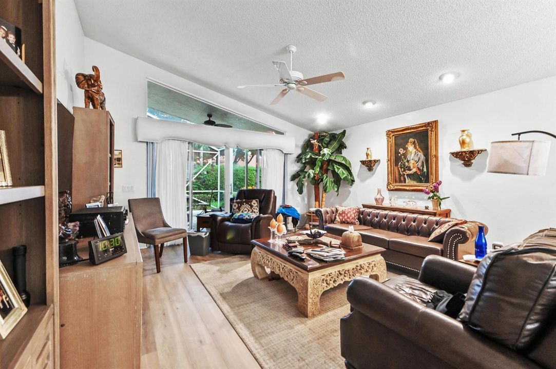 25 Living room 01