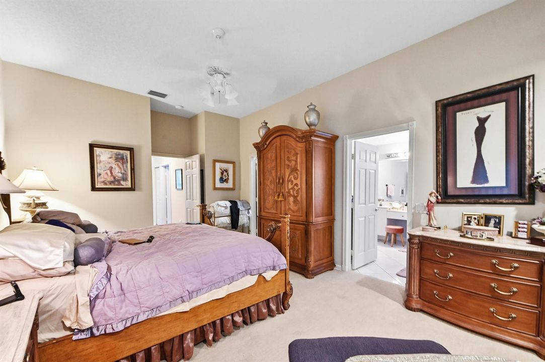 15 Bedroom 05
