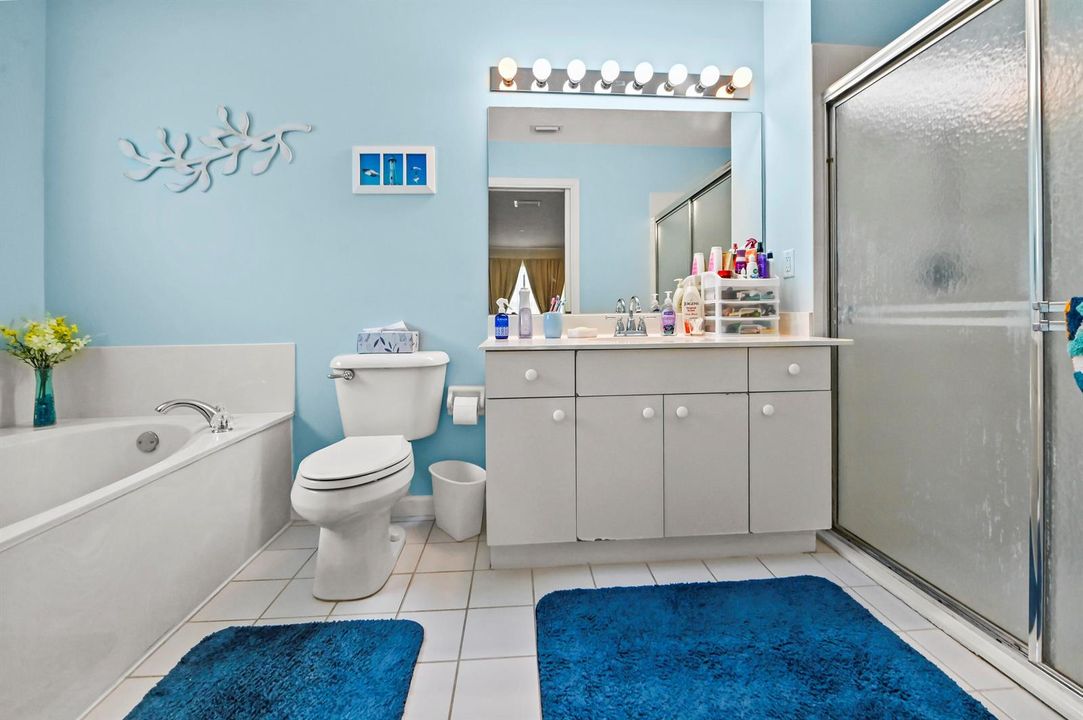 24 Bathroom 01