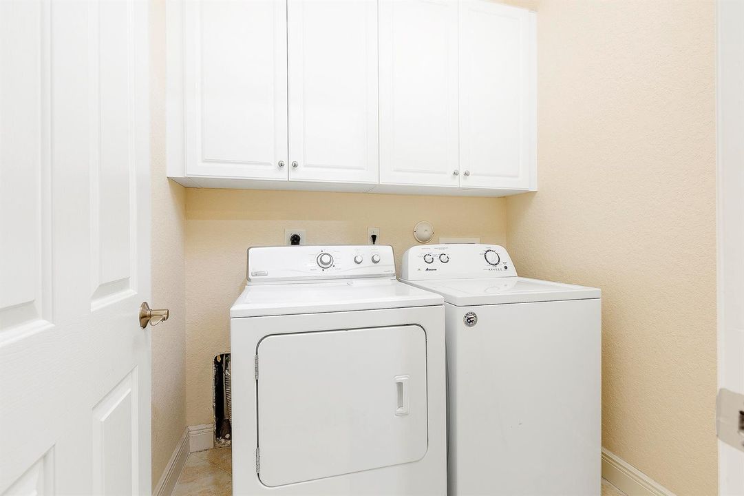 31_U2_Laundryroom